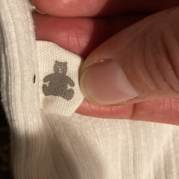 3/$10 Gap whitish/beigish button up organic cotton footed sleeper. - Picture 9 of 9